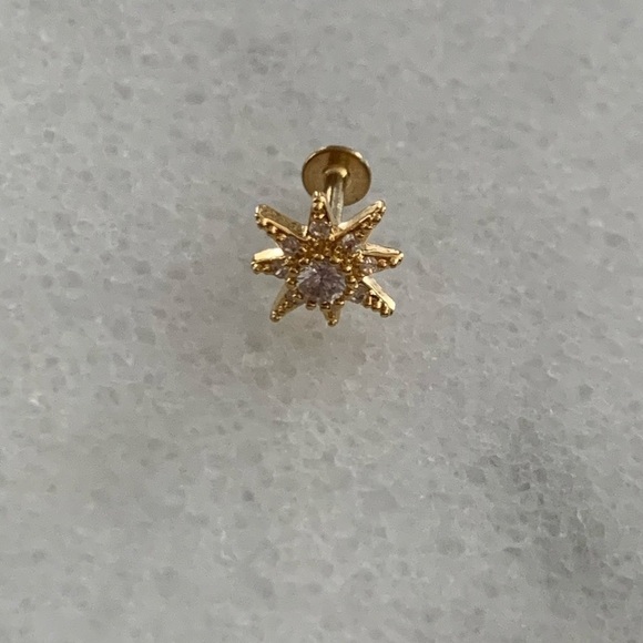 Gold Crystal Sun Burst Cartilage Earring 

Brand New - Picture 3 of 3